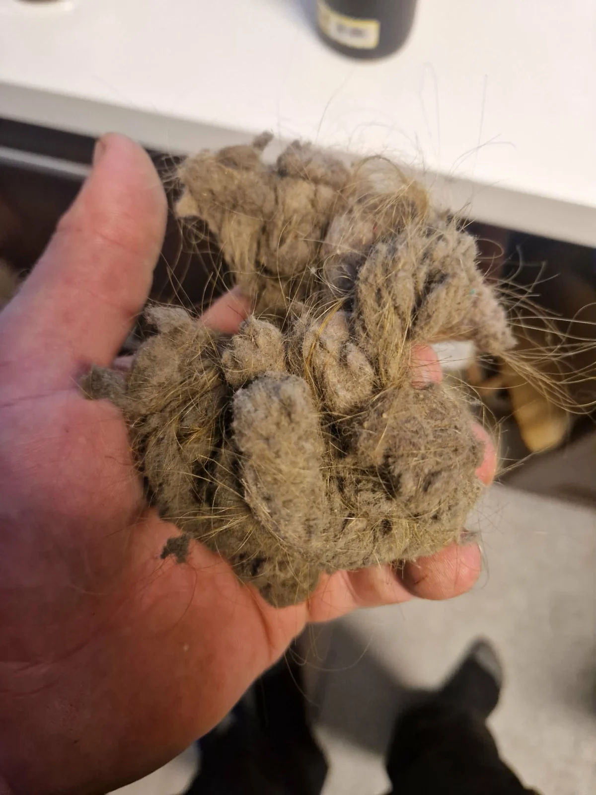Støv og avleiringer hentet ut av et ventilasjonsanlegg